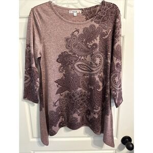 Soleillee Womans Top Size M 3/4 Sleeve Paisley Rhinestones on Front maroon